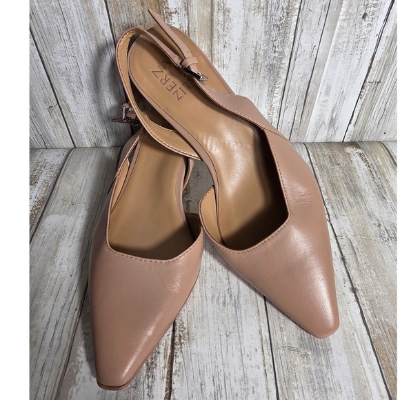 Naturalizer Nude Beige Leather Pointed Toe Slingback Flared Kitten Heels Pump 7W - Picture 9 of 10